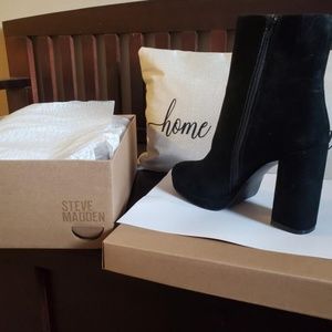Steve Madden Black Suede Boots